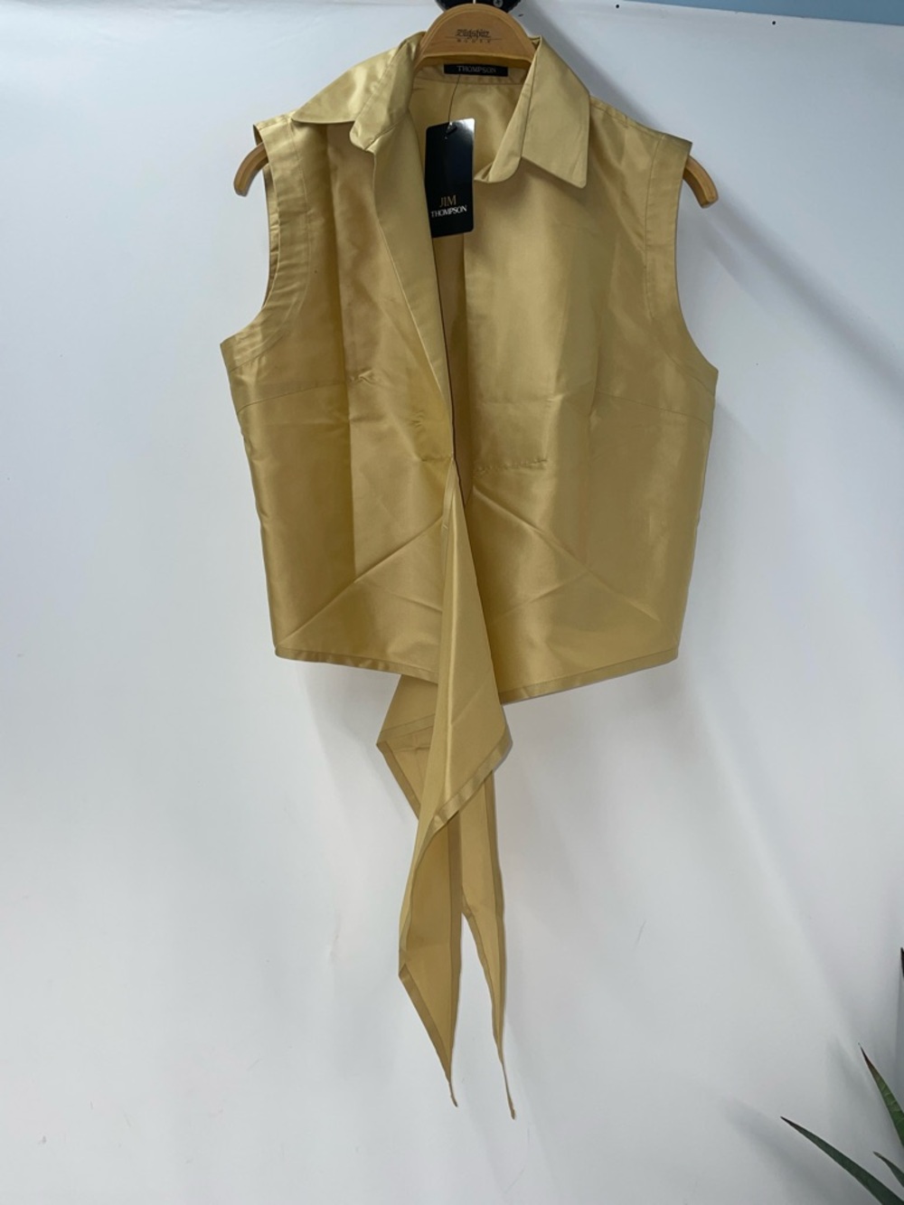 JIM THOMPSON SILK SLEEVELESS BACK TIE BLOUSE FTL-04-188